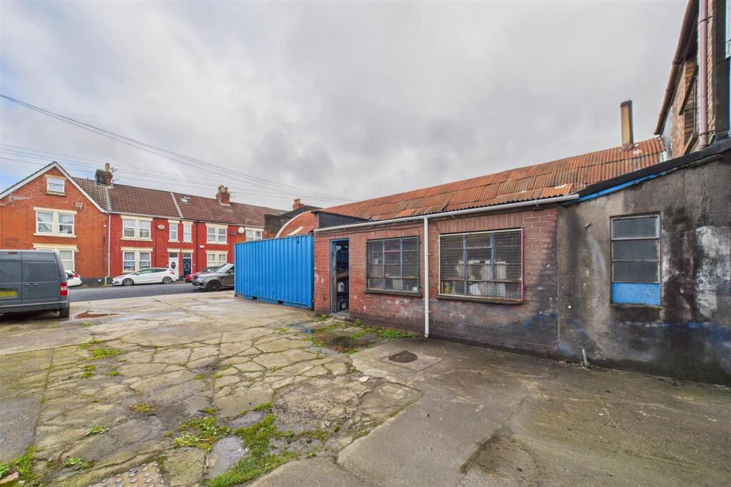 Hallen Motor Company, Collins Street, Avonmouth, B