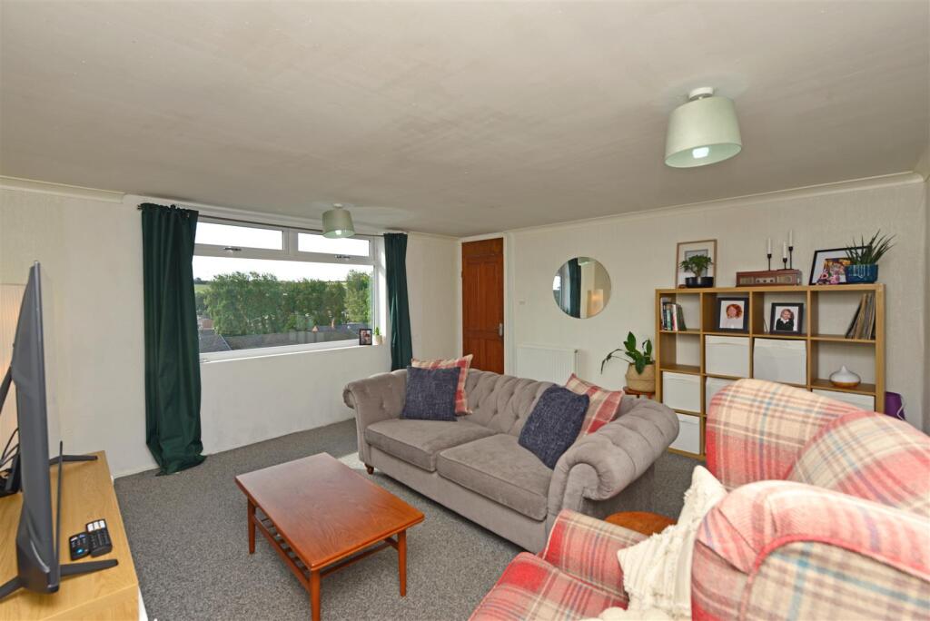 Living Room: