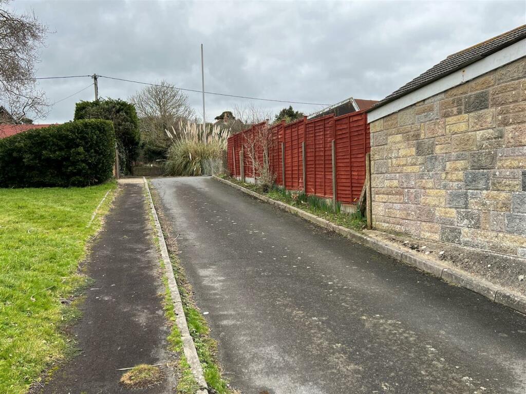 Land from Wilberforce Road junction.jpg