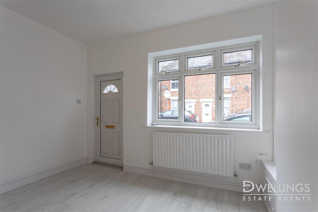 DWELEST- 53 Byrkley Street, DE14 2EL-0003.jpg