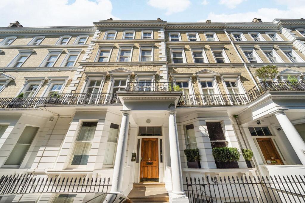 Flat 2, 20 Cranley Gardens SW7 3DA-12.jpeg