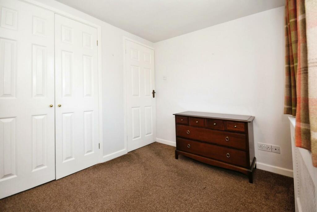 BEDROOM 3 02.jpg