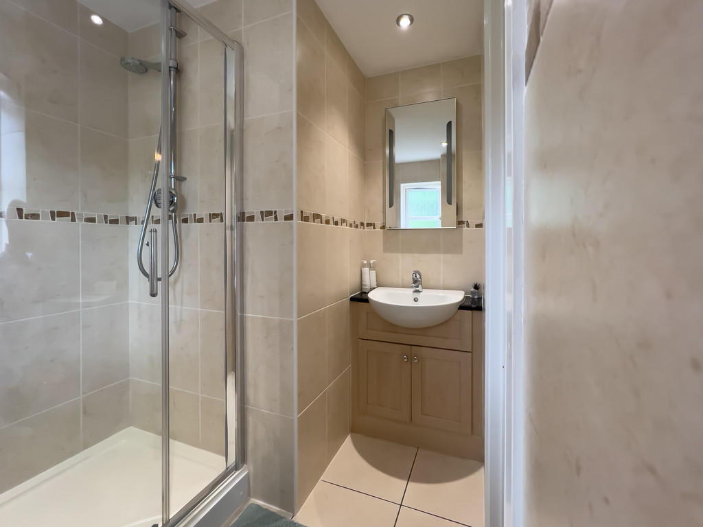 En-Suite Bathroom