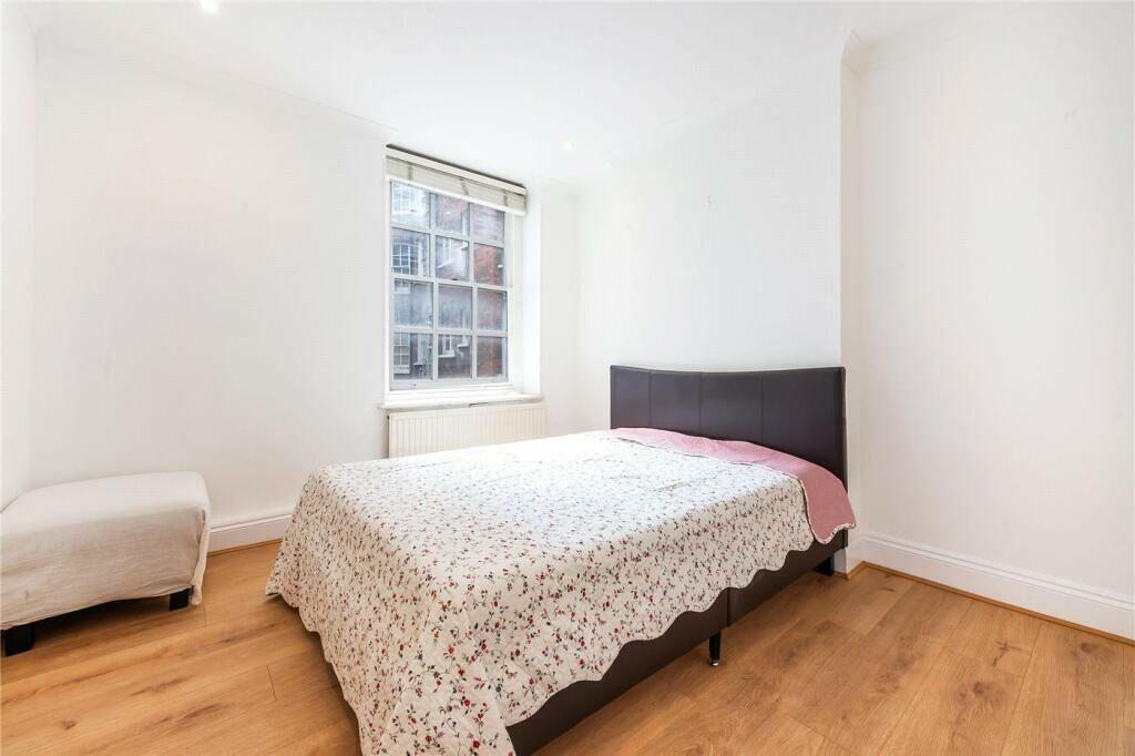 bedroom nw8