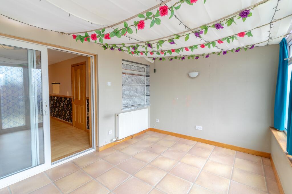 Conservatory to Lounge