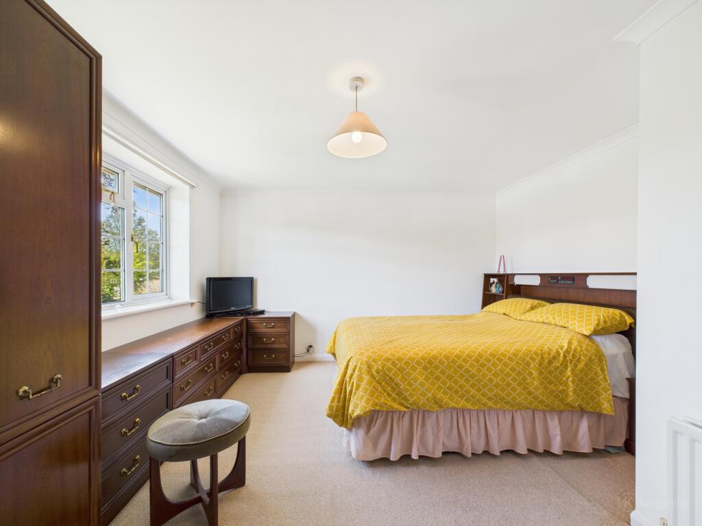 CAM02136G0-PR0375-STILL003