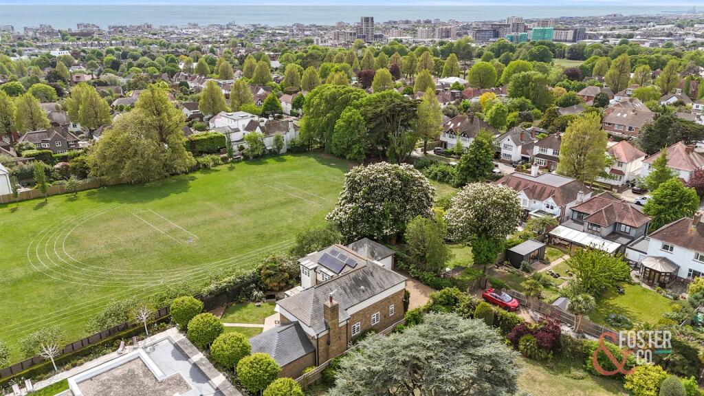 The Droveway, 22A-032.JPG