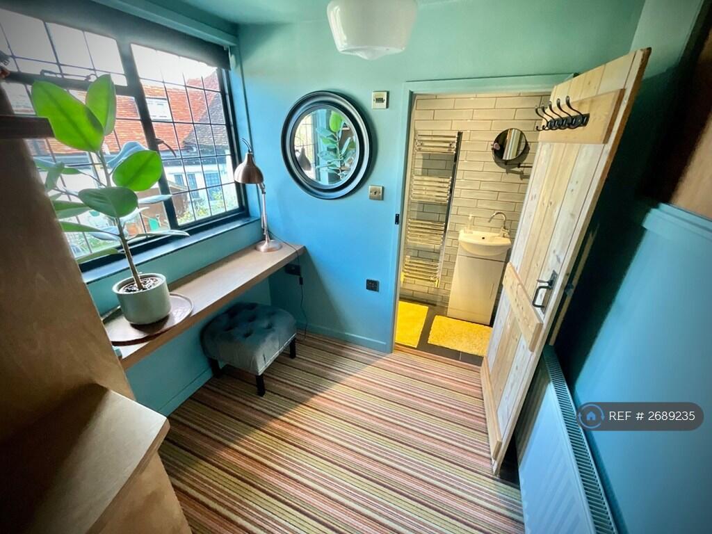 Dressing Room / Study / Shower Room