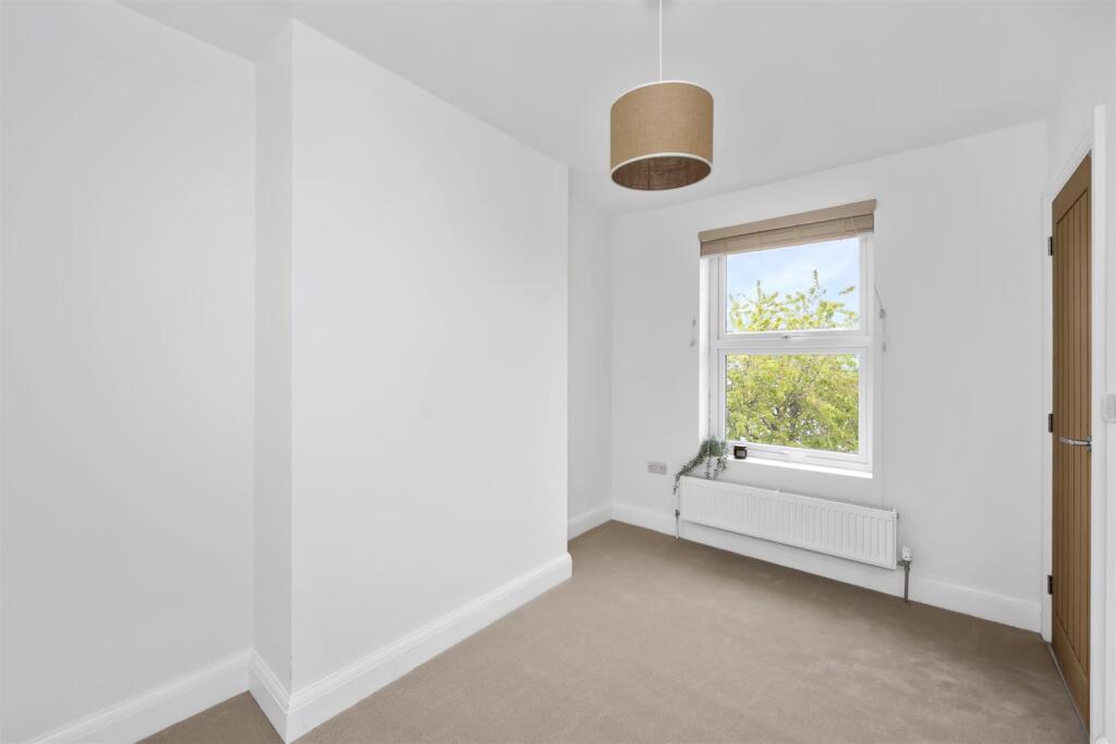 Queens Park Road, 016.jpg