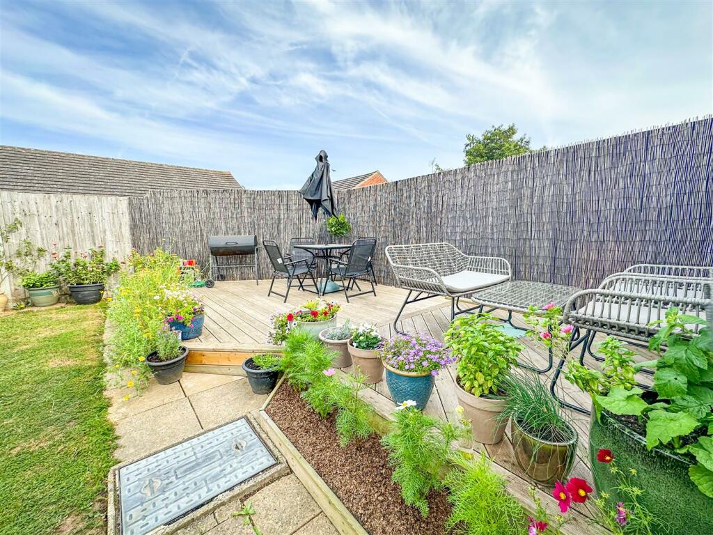 ALTERNATE VIEW OF GARDEN