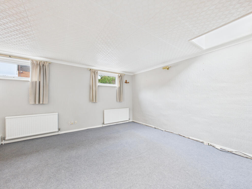 CAM01354G0-PR0580-STILL002