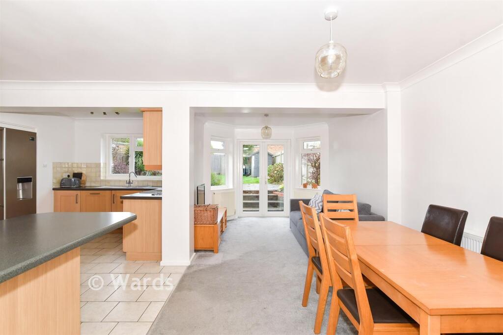 Kitchen/Breakfast Area