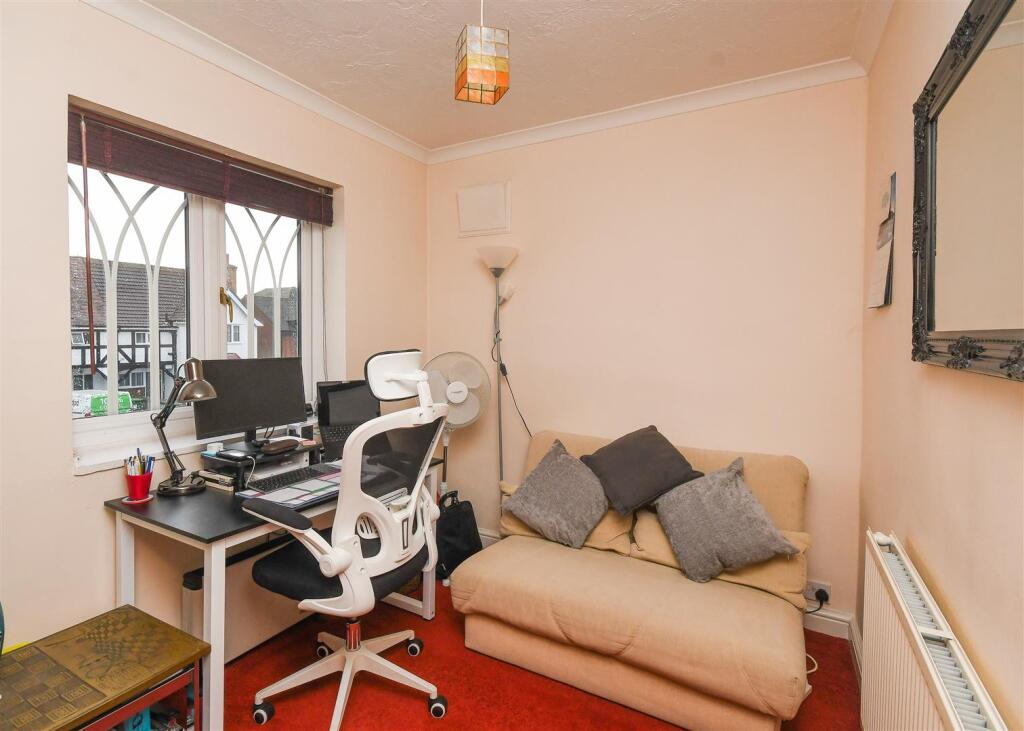 22 Hinckes Road - Bedroom 3.jpg