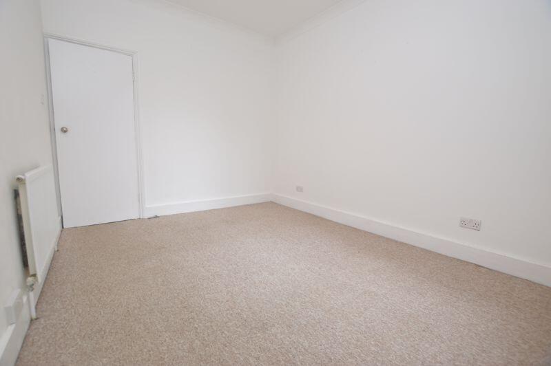 Master Bedroom pic1