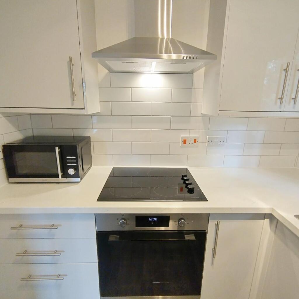 Kitchen 2.jpg