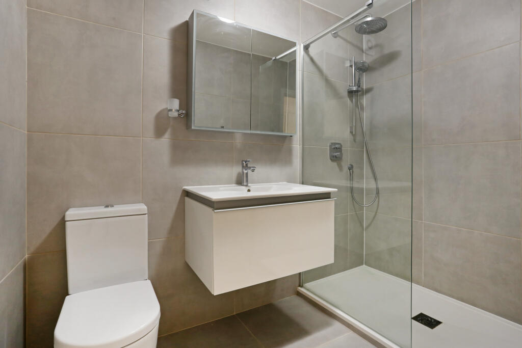 11. Bathroom 2