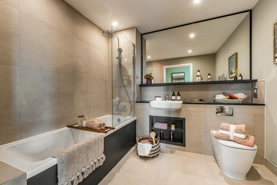 Dagenham Green, 2 bed show home,