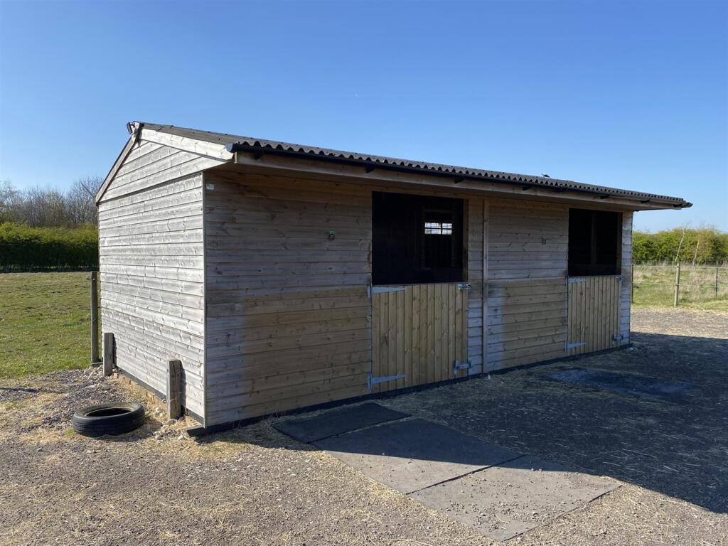 Loddon Stables.JPEG