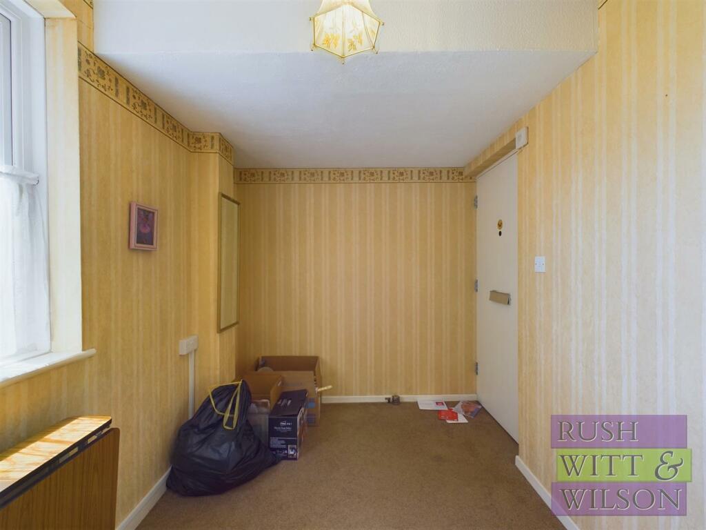 CAM03417G0-PR0270-STILL012.jpg