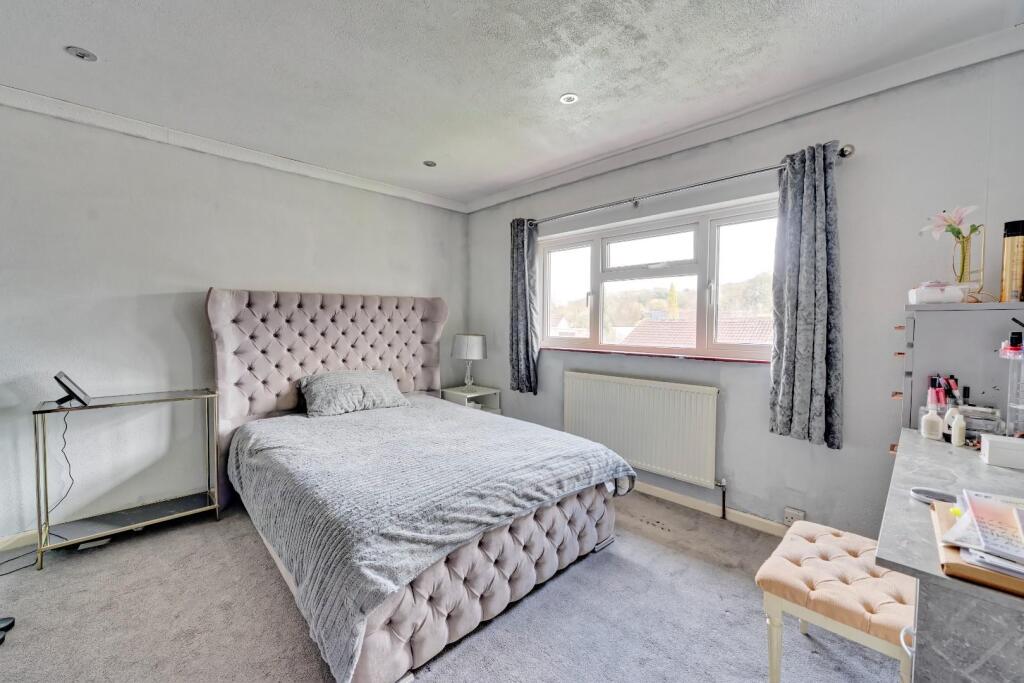 30 Henley Park BS49 4JH 2.jpg
