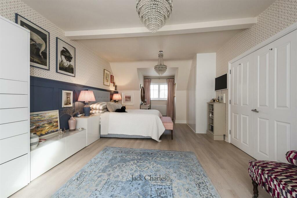 2 Oakhurst Park Gardens, TN11 8BF 014.jpg