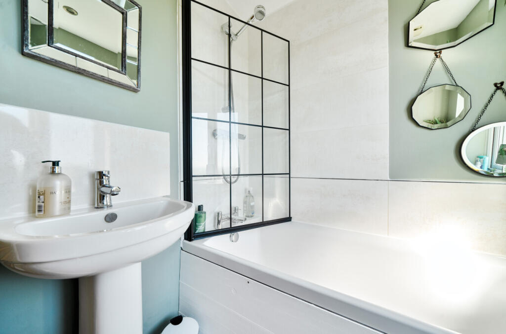 1288534-15-68278f...