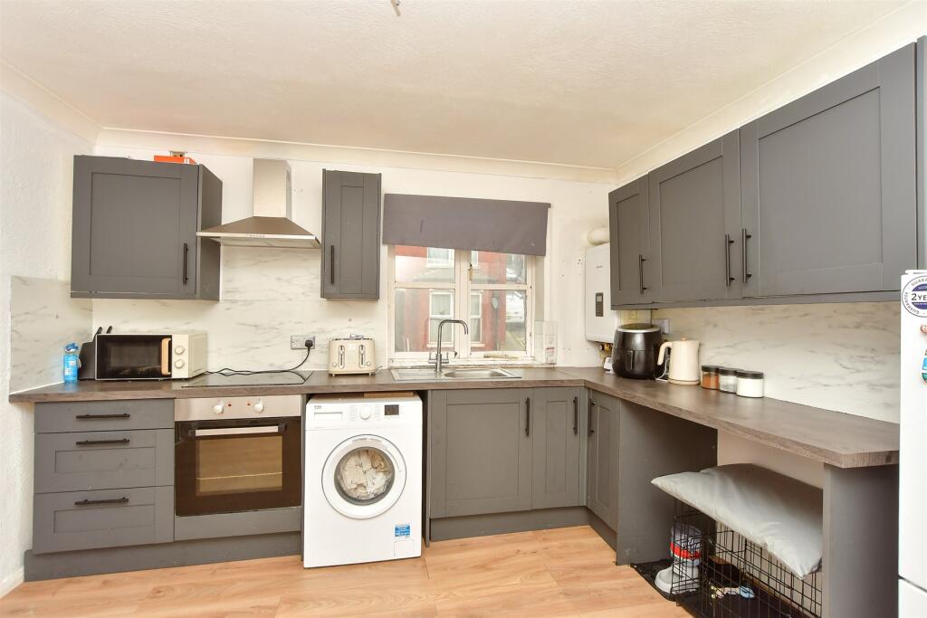 Kitchen/ Dining Area