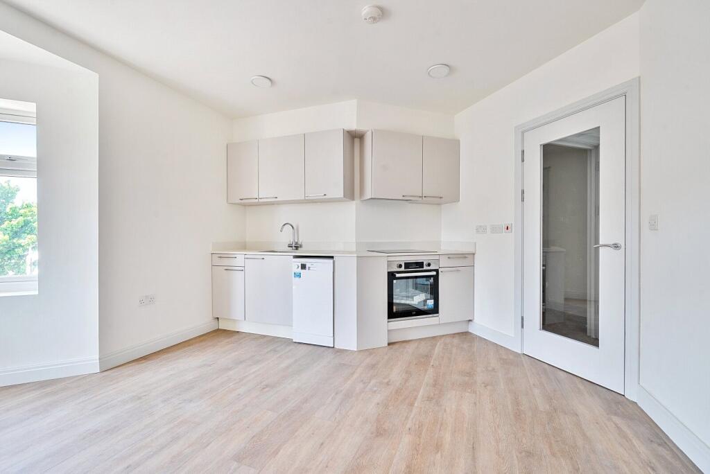 Loung/Kitchen