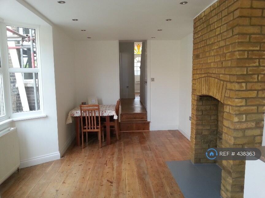 Lovely Living -Dining Space