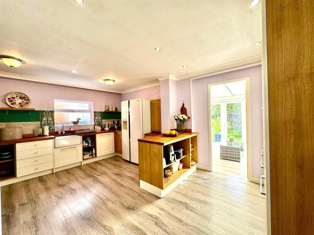 WhatsApp Image 2025-09-26 at 14.08.15 (5).jpeg