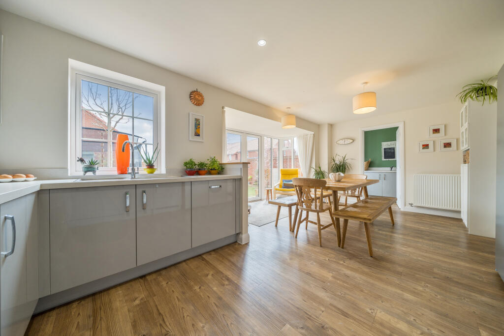 Kitchen / Dining Room