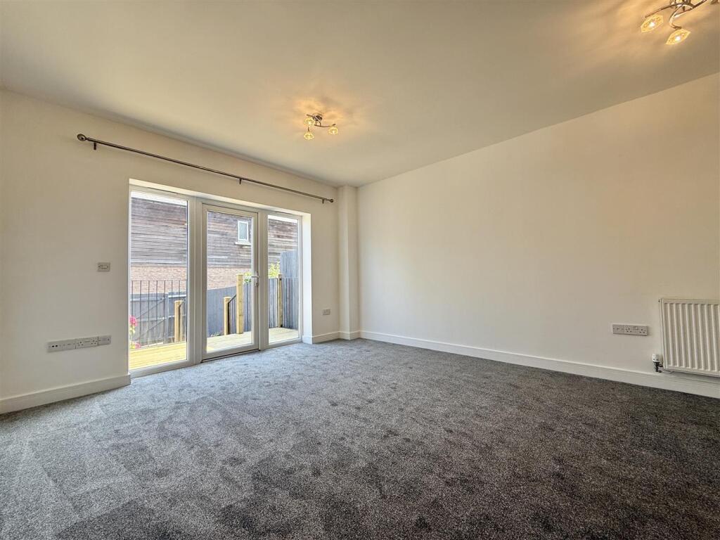 Lounge  Dining Room.jpg