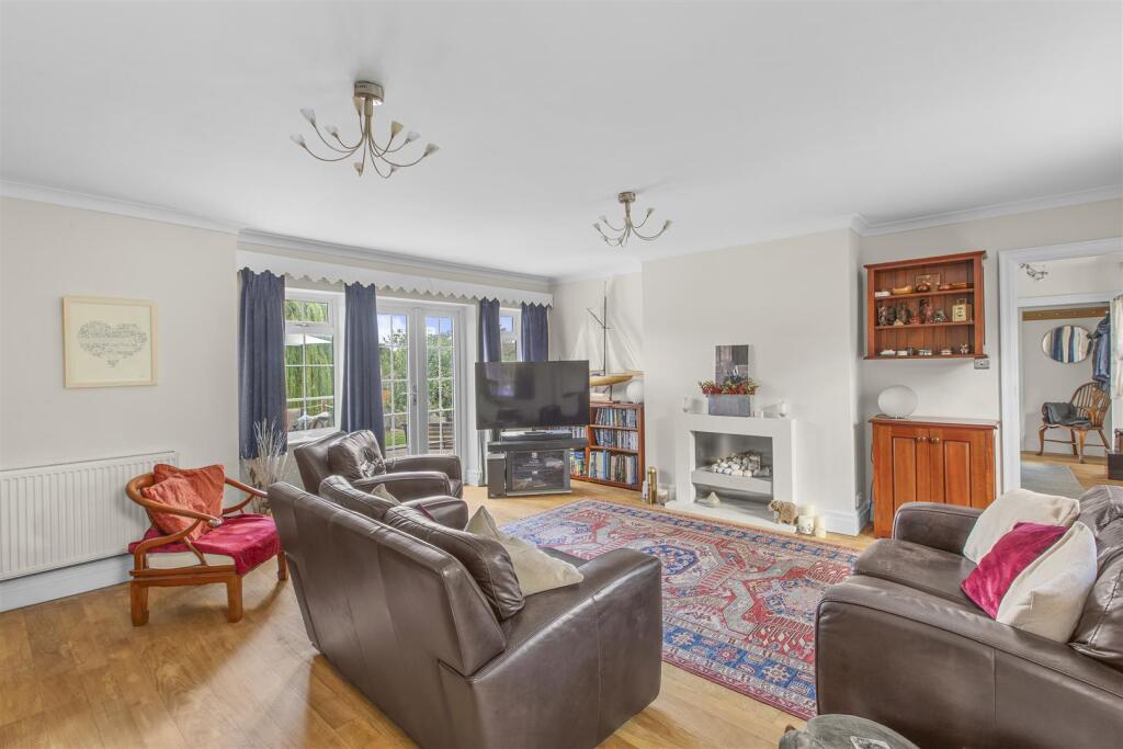 11 Brands Hill Avenue, HP13 5PZ-7.jpg