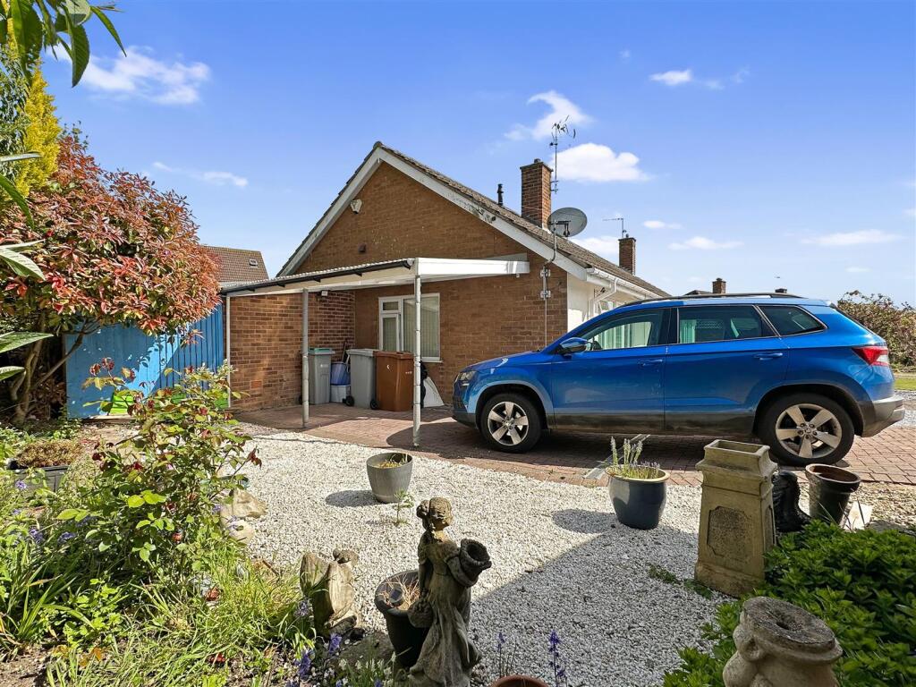 Side Aspect &amp; Carport 710