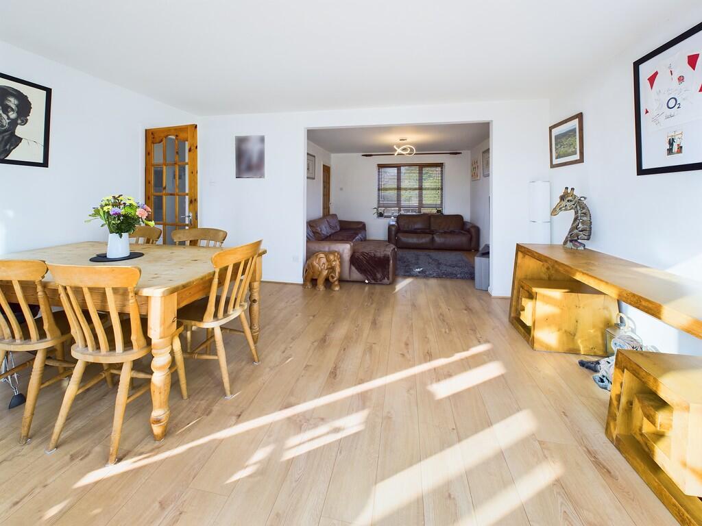 CAM05130G0-PR0015...