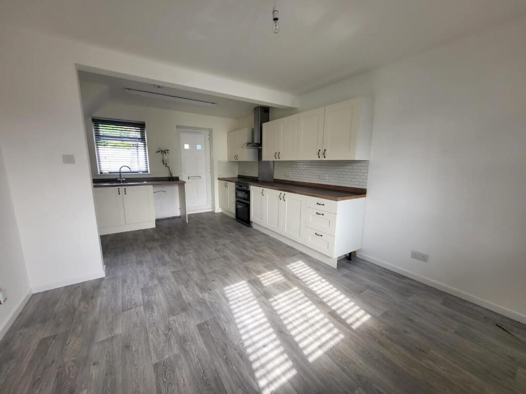 39 Griffiths Road Photo 4.jpg