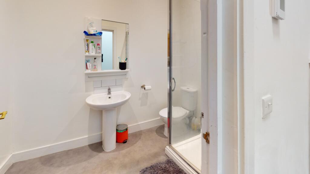 185-Hotwell-Road-Shower-Room(1)