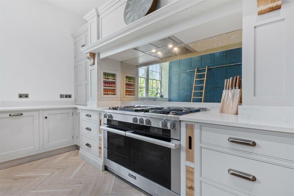 Kitchen4.jpg