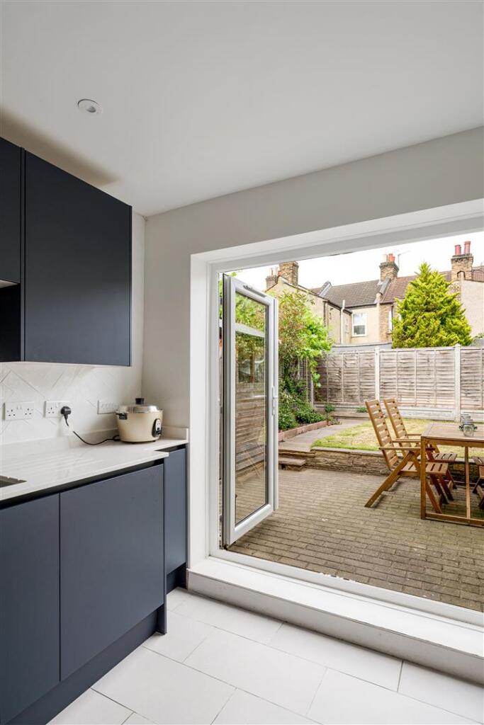 Ickworth Park Road E17