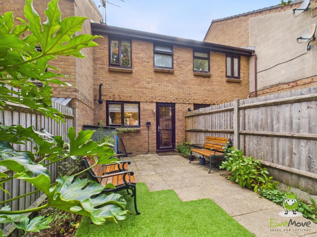 EweMove Estate Agents Basingstoke - Long Copse Cha