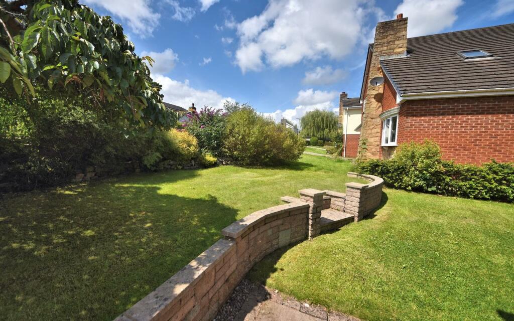 FRONT GARDEN
