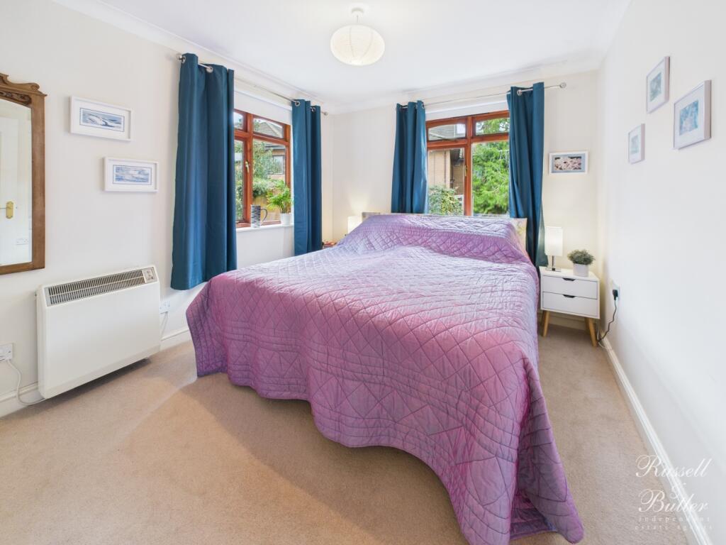 CAM01995G0-PR0385-STILL015