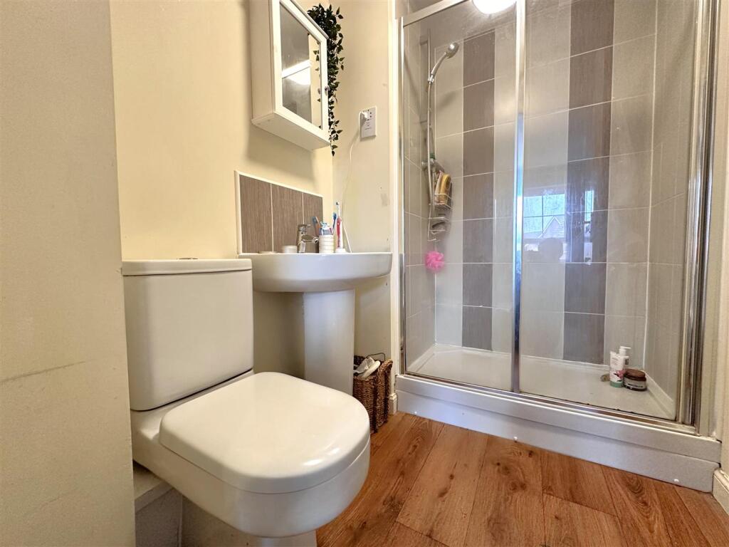 En-Suite Shower Room 807