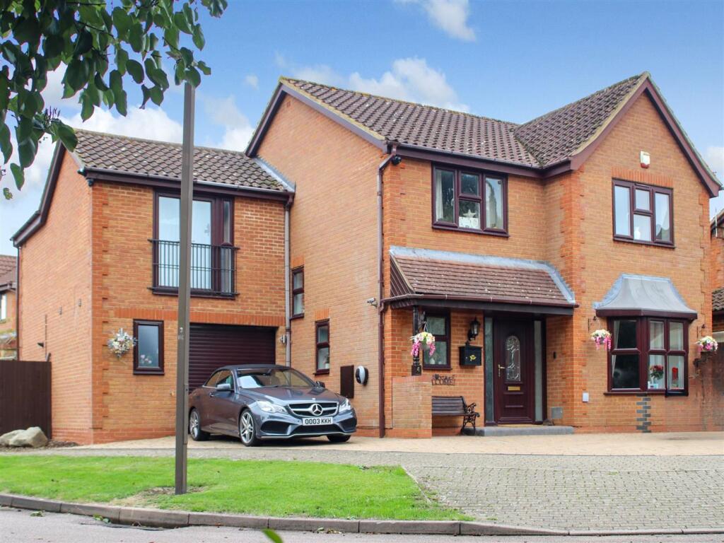 Extended StudyFamily room (2560 x 1920 px).jpg.JPG