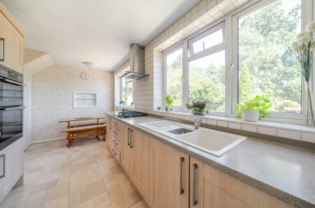 1327408-11-687a2a...