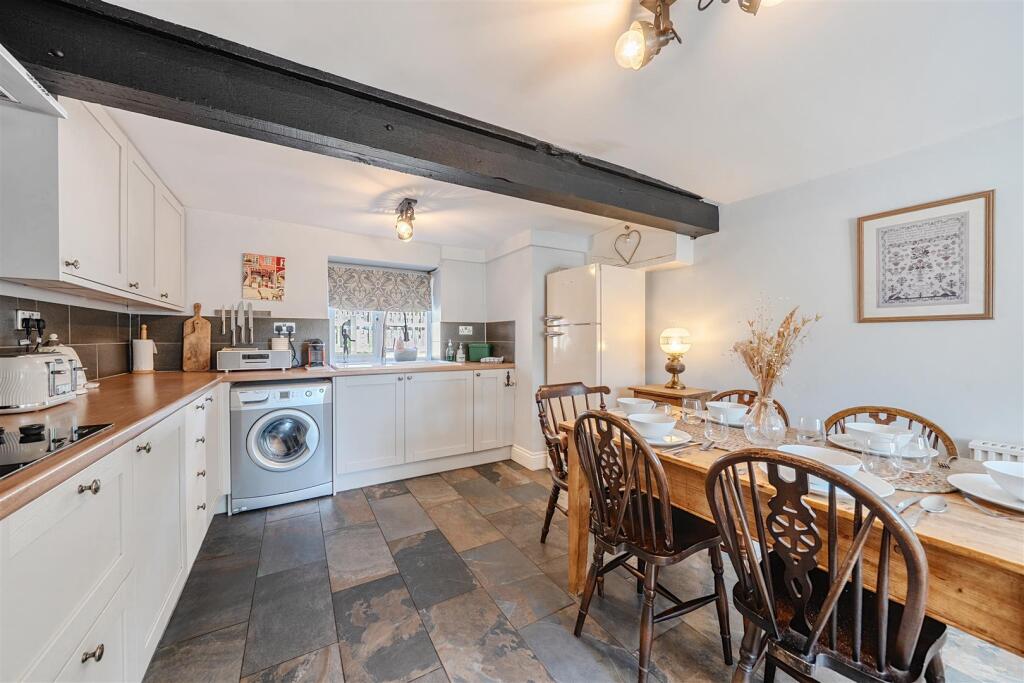 Kitchen / Breakfast Room