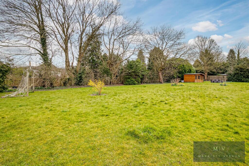 Hurstbourne Priors 22 MV-10.jpg