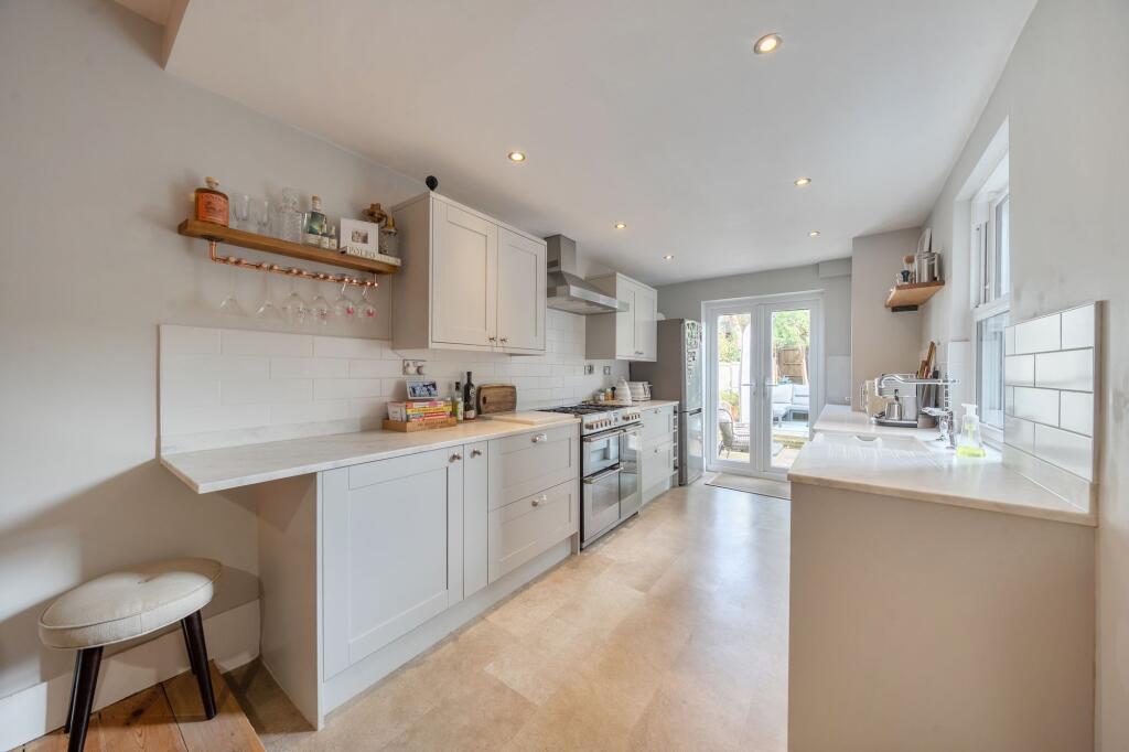 Kitchen/Dining Room (4)