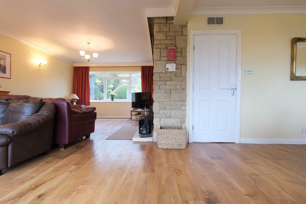 Large L shaped sitting/dining room