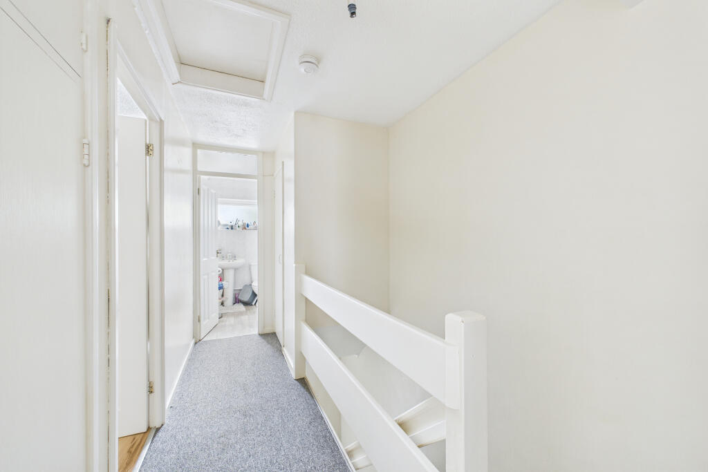 CAM05454G0-PR0033-STILL011